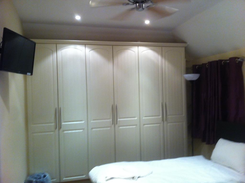 The Greyhound Cottage Chigwell Zimmer foto