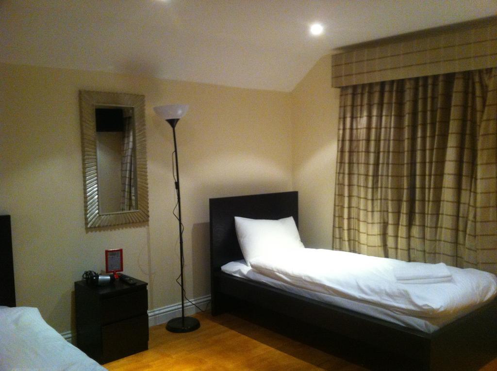 The Greyhound Cottage Chigwell Zimmer foto